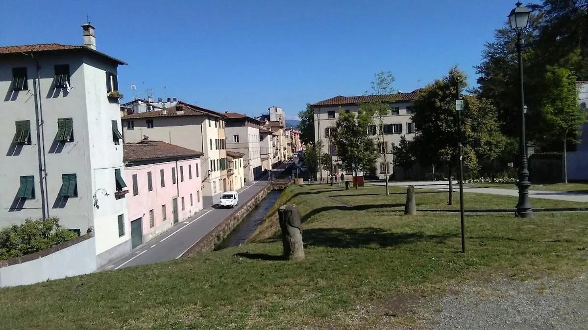 Lilla Loft Apartment Lucca